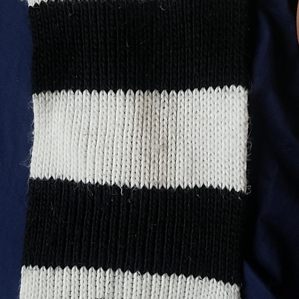 Scarf - Picture 2 of 3